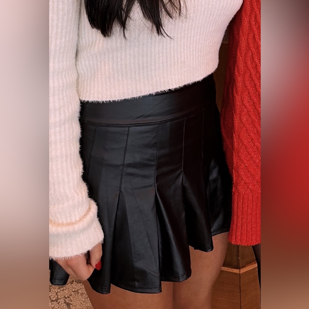 Aerie Elegant Black Leather Skirt